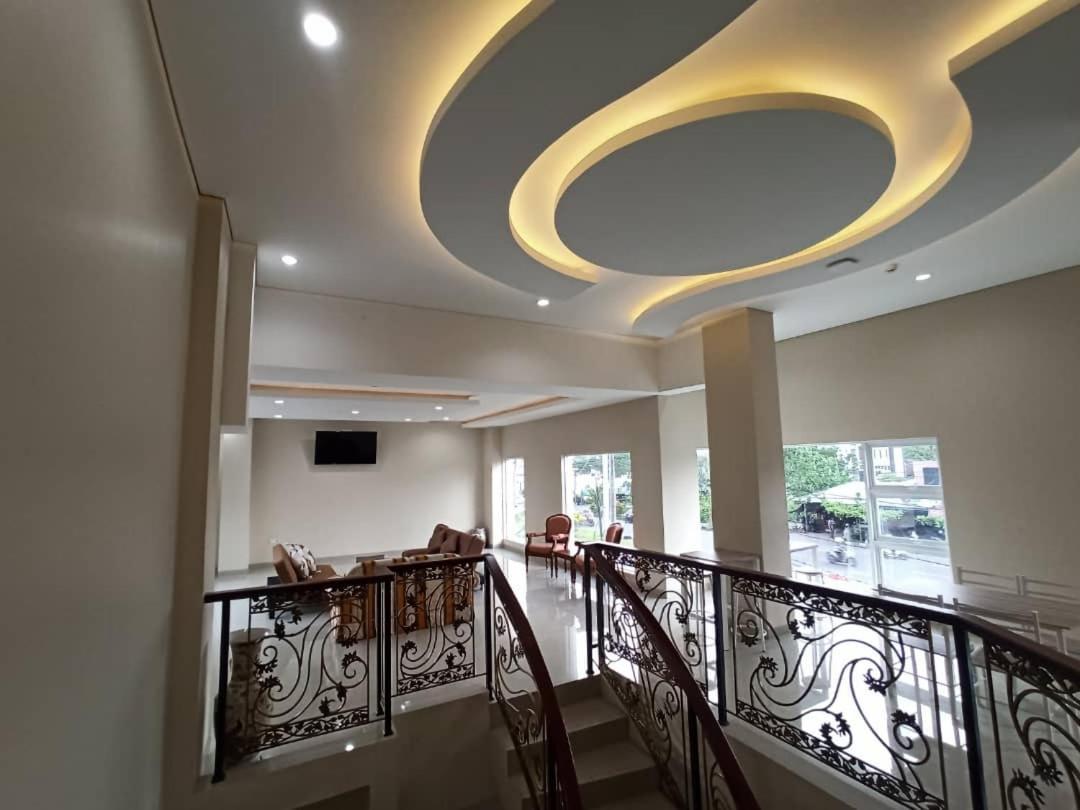 The Villa Solo Baru Grogol Екстер'єр фото