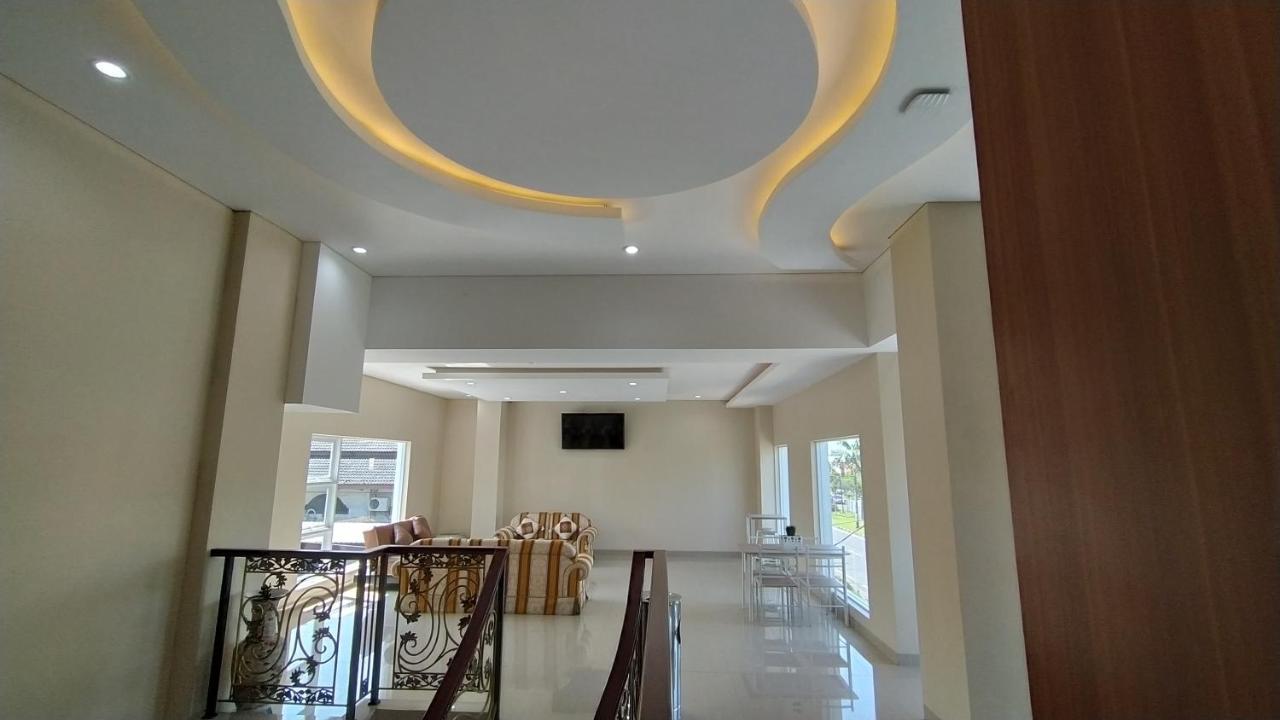 The Villa Solo Baru Grogol Екстер'єр фото